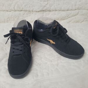 KangaRoos ROOS Sneakers Lace Up Black Gold Embroidered Side Emblems Size 6